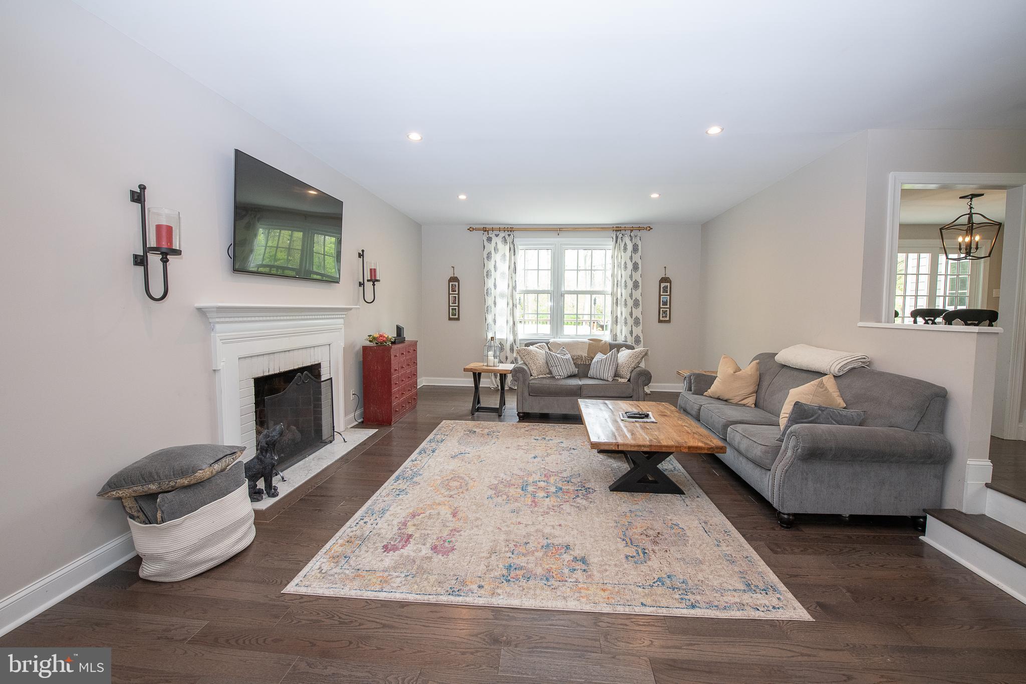 COUNTRYVIEW - Residential