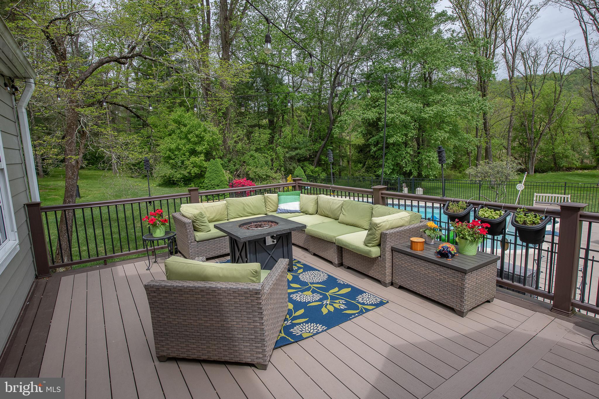 COUNTRYVIEW - Residential