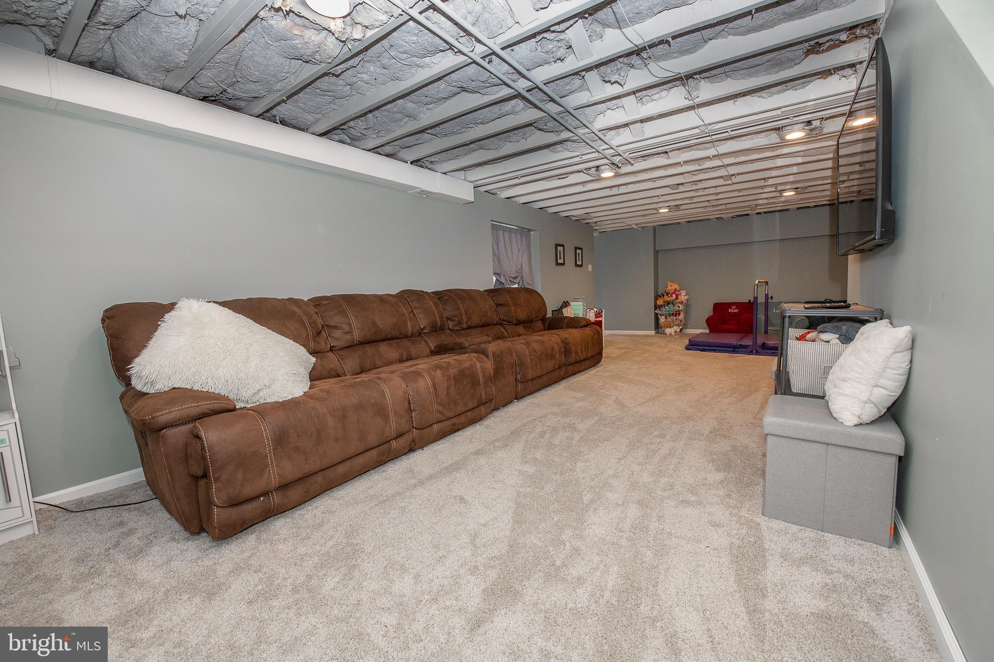 COUNTRYVIEW - Residential