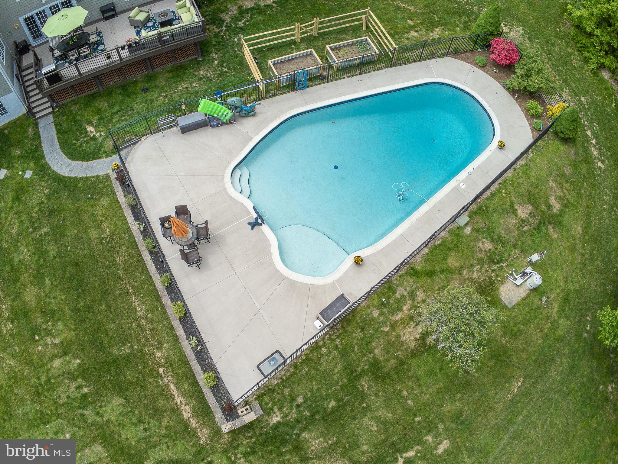 COUNTRYVIEW - Residential