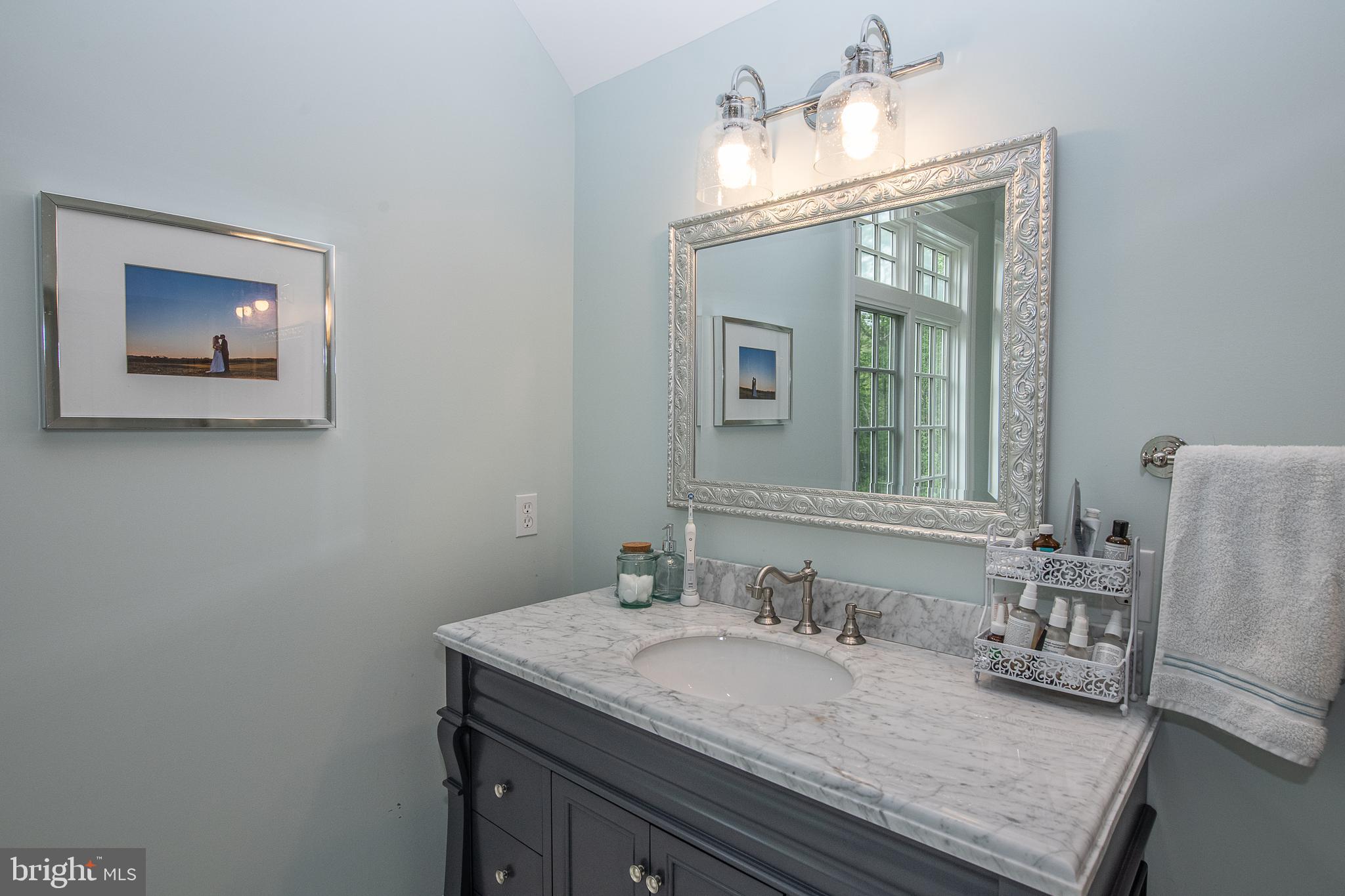 COUNTRYVIEW - Residential