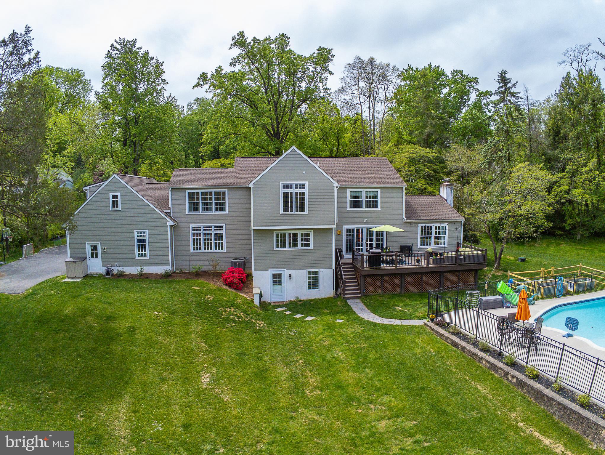 COUNTRYVIEW - Residential