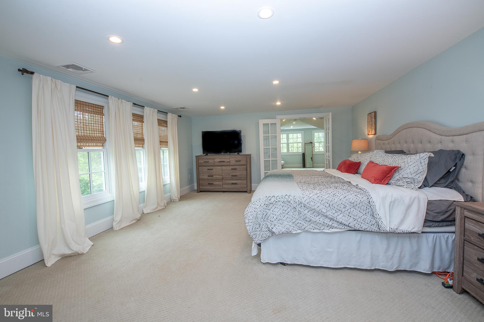 COUNTRYVIEW - Residential