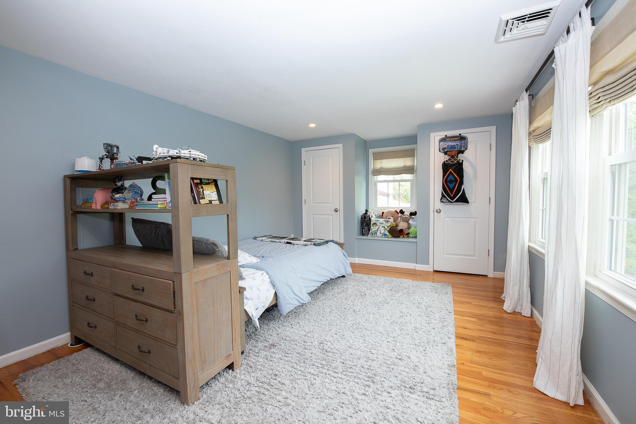 COUNTRYVIEW - Residential