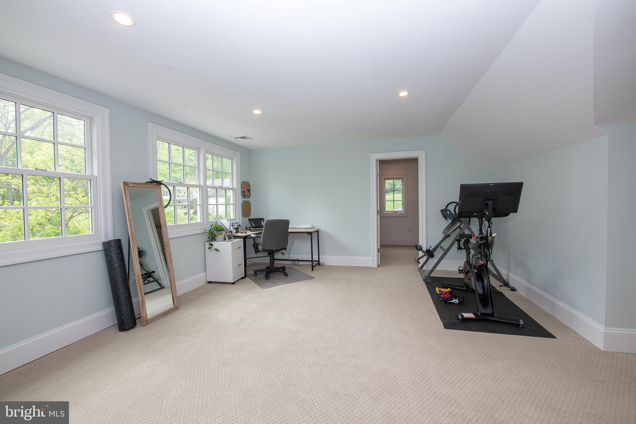 COUNTRYVIEW - Residential