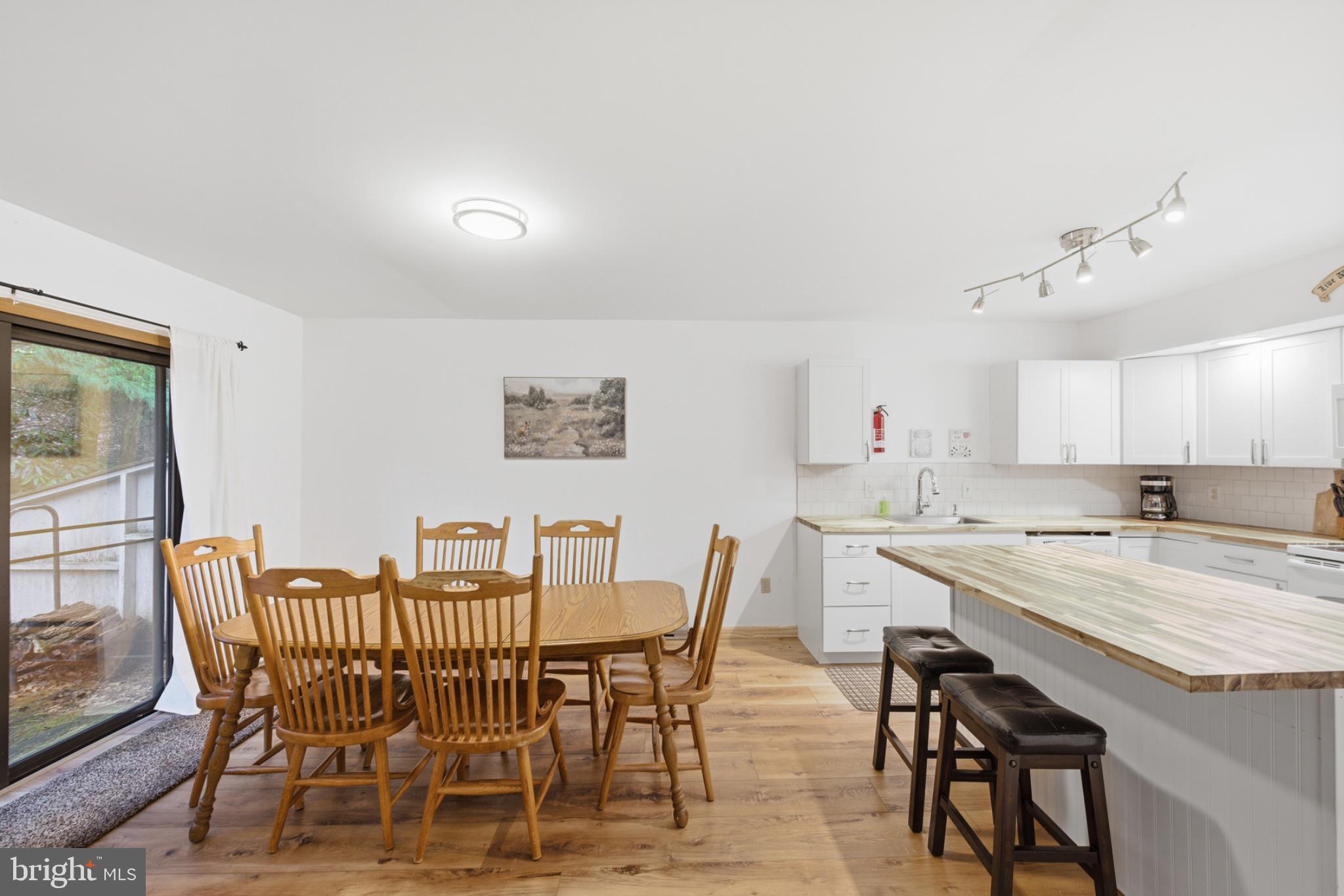 RIDGEWOOD CNTRY ESTS - Residential