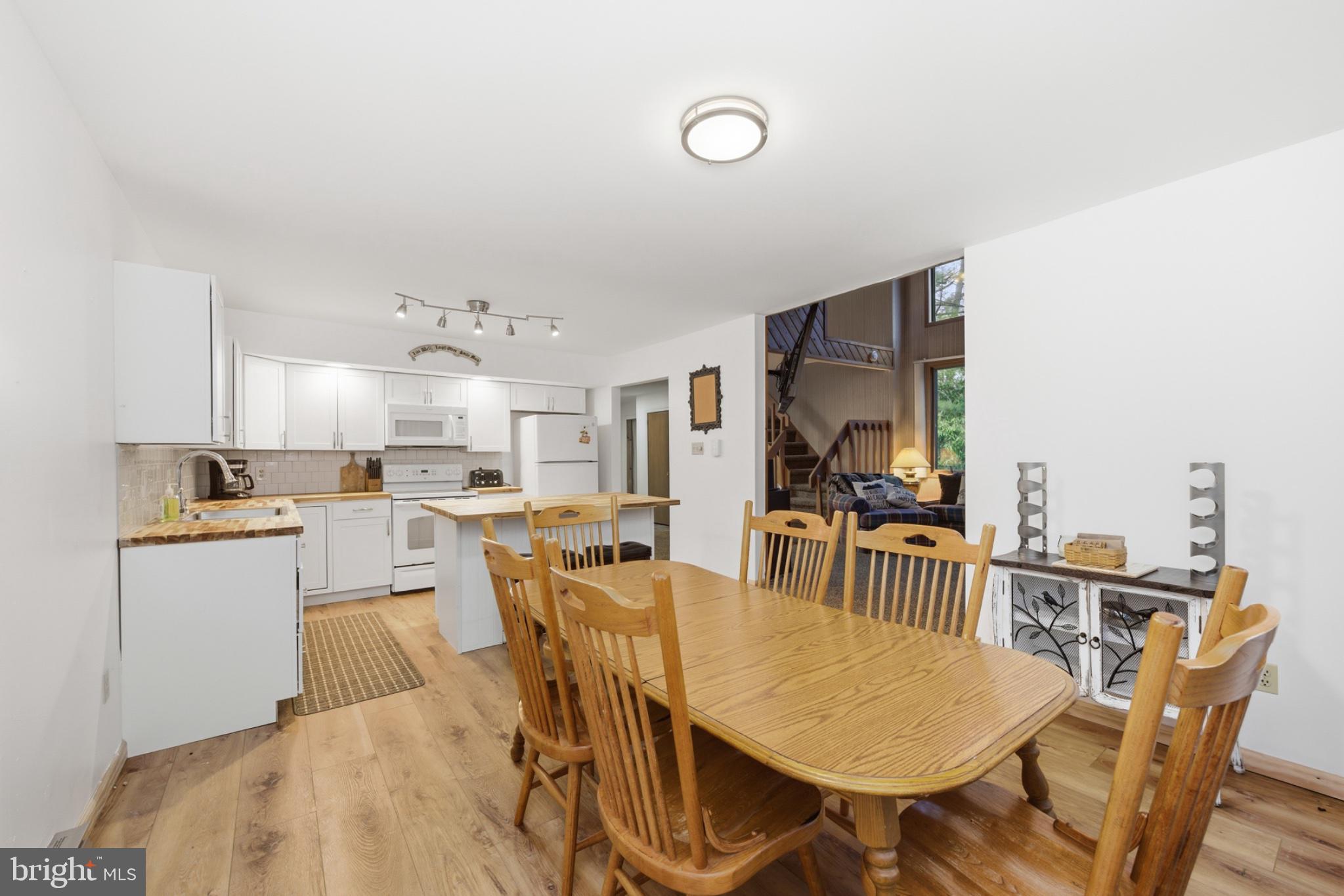 RIDGEWOOD CNTRY ESTS - Residential