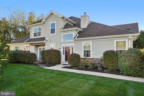 Photo of 156 Copperfield Drive #END, LAWRENCE TOWNSHIP, NJ 08648 (MLS # NJME2066034)