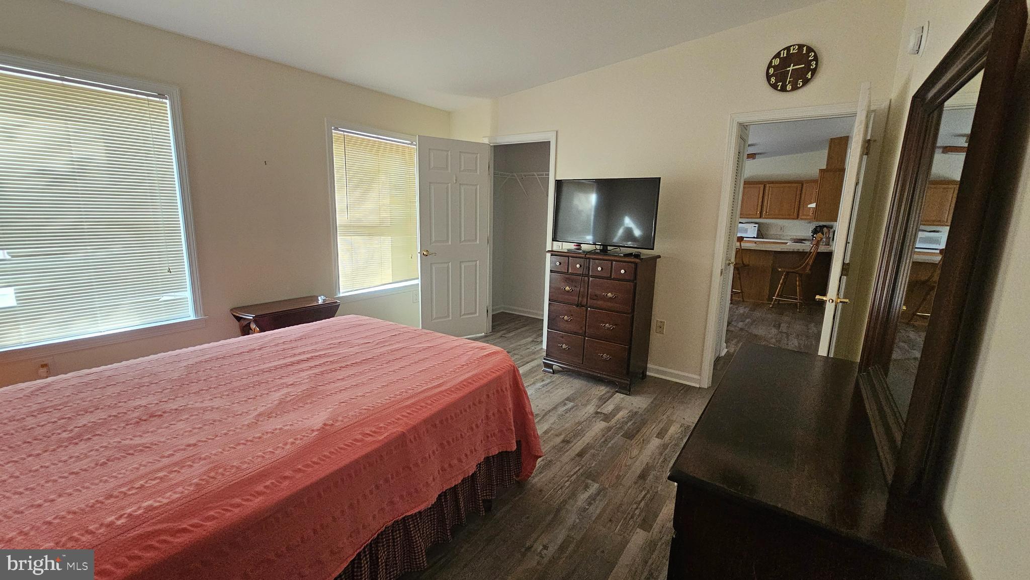 HYDE PARK - Residential