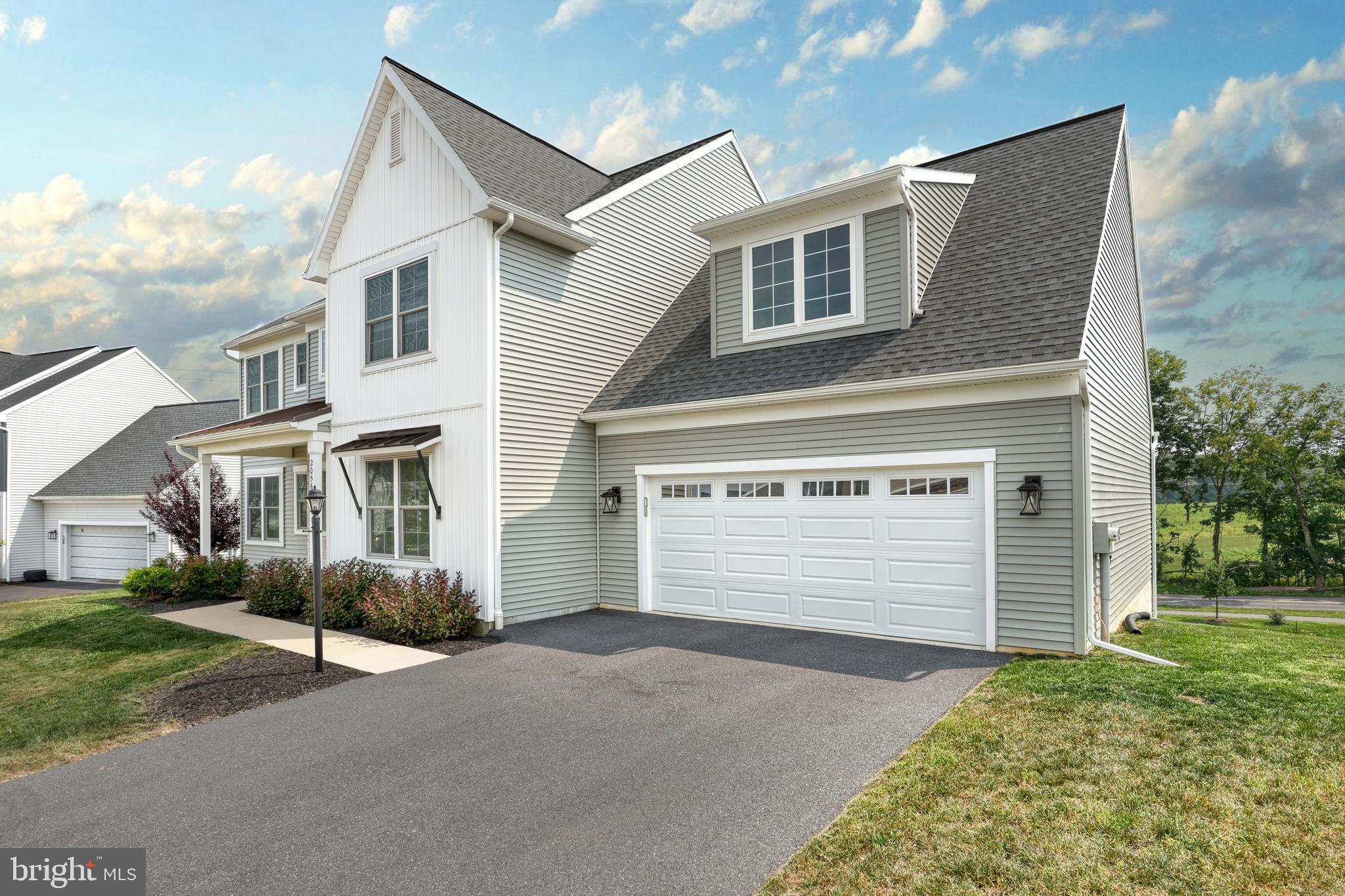 2056 N AUTUMN CHASE DRIVE