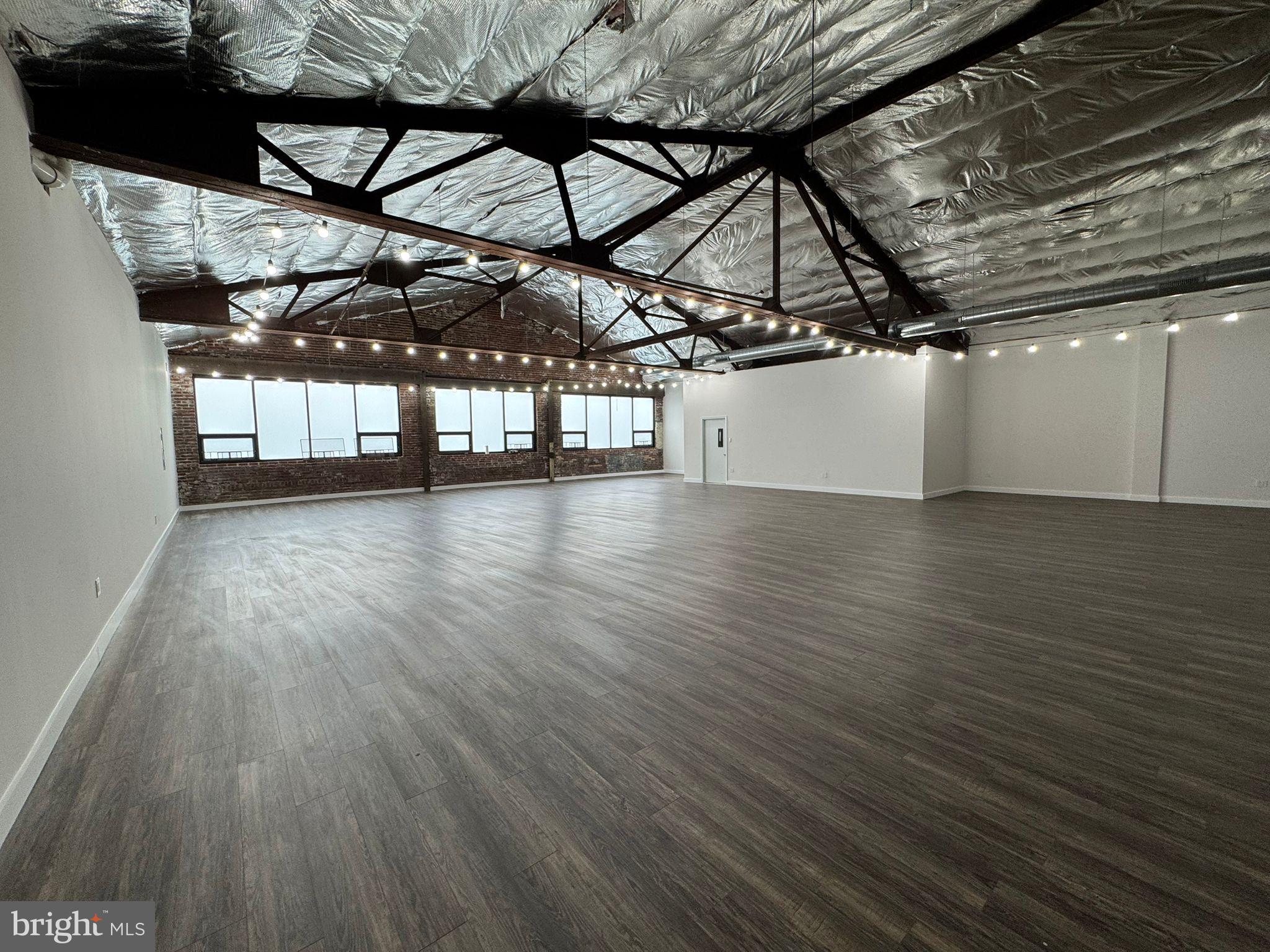 GERMANTOWN - Commercial Lease