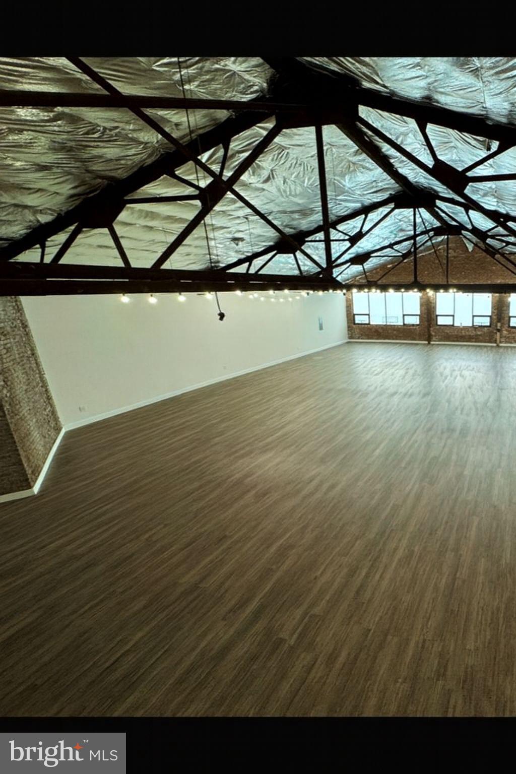 GERMANTOWN - Commercial Lease