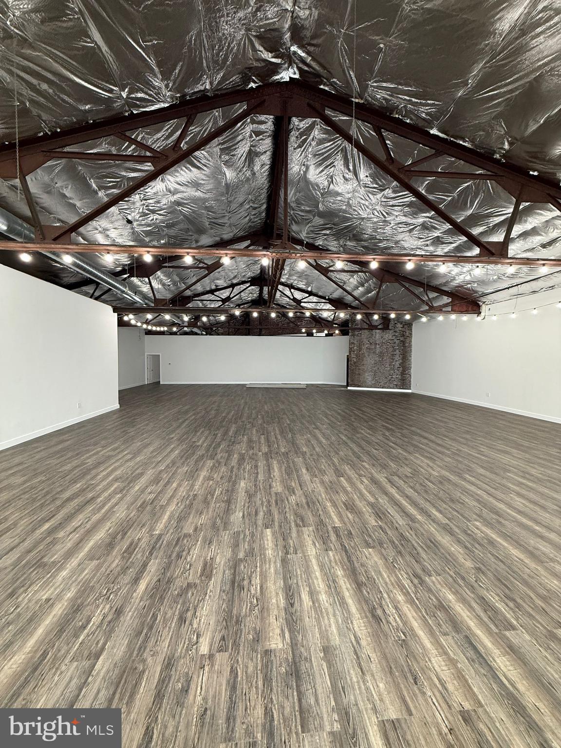 GERMANTOWN - Commercial Lease