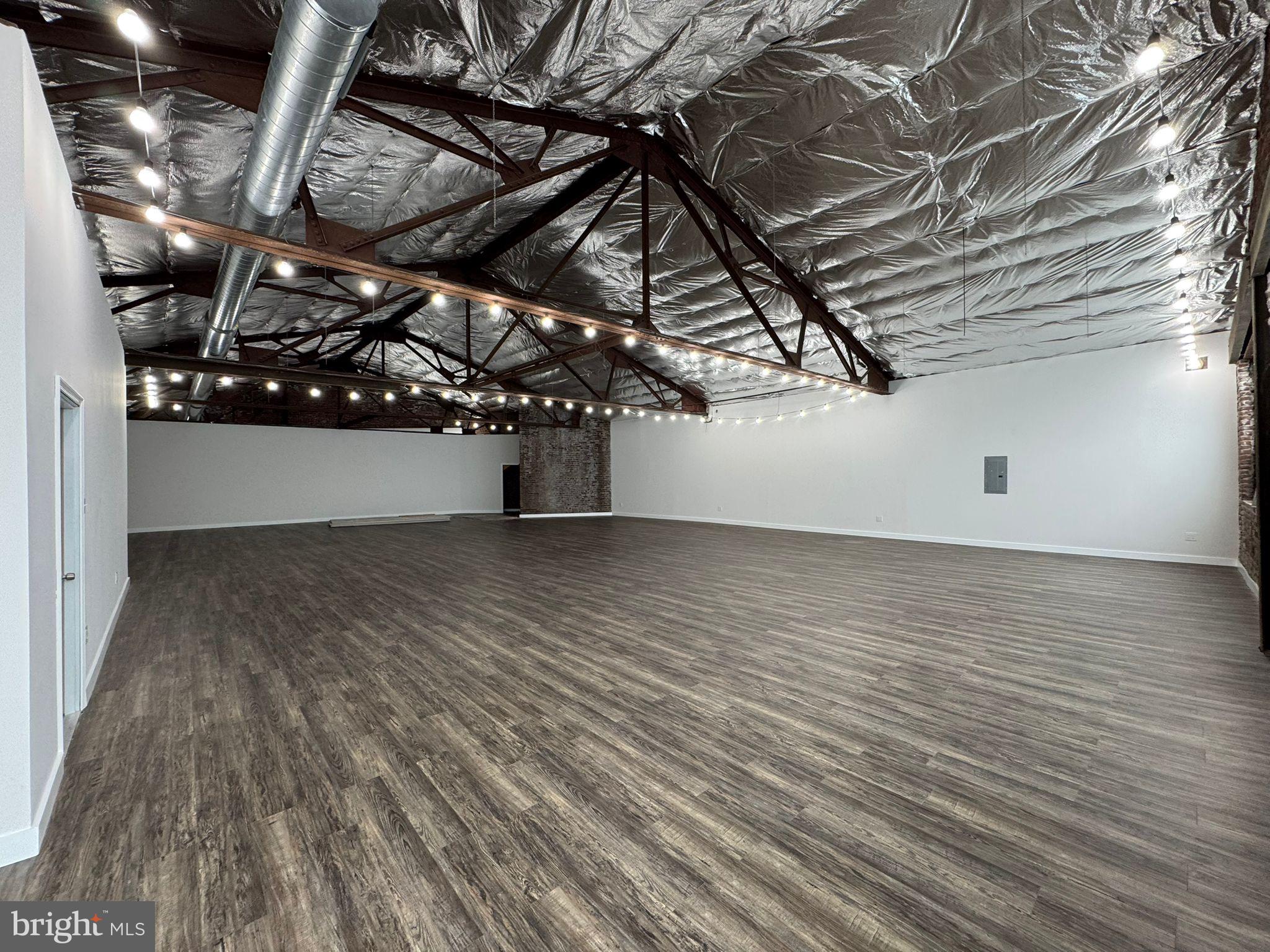 GERMANTOWN - Commercial Lease