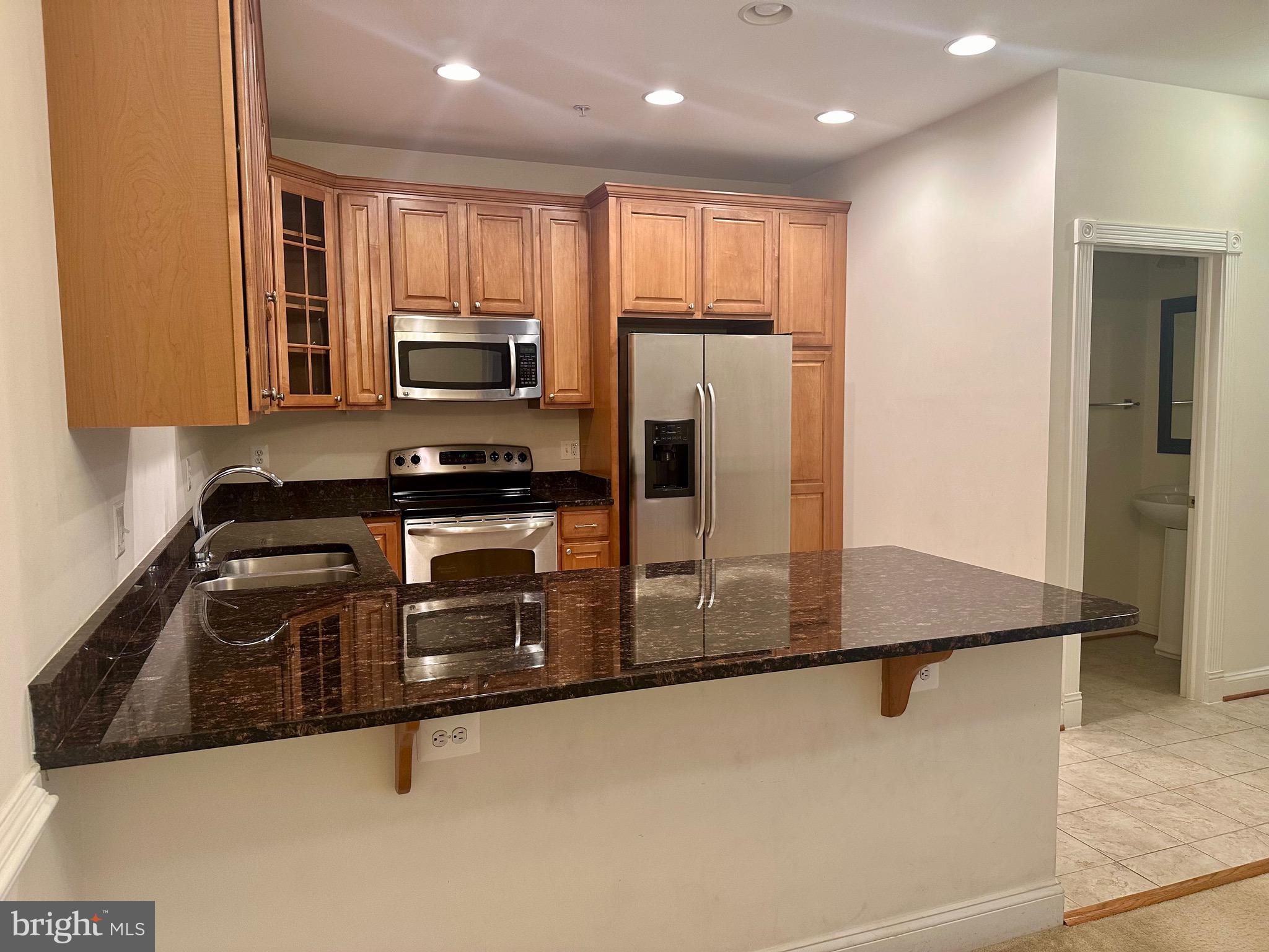 CENTENNIAL COMMONS - Residential Lease