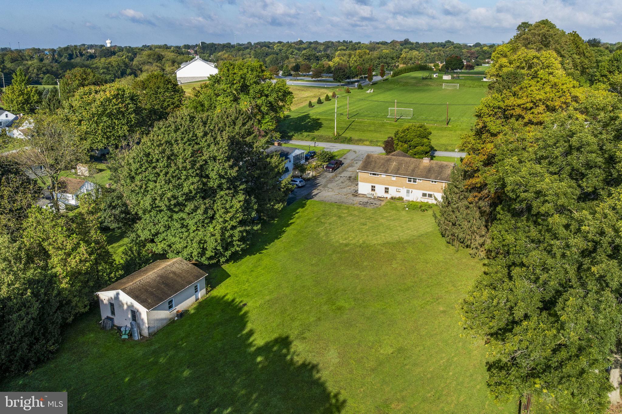 2460 HONEYSUCKLE LANE