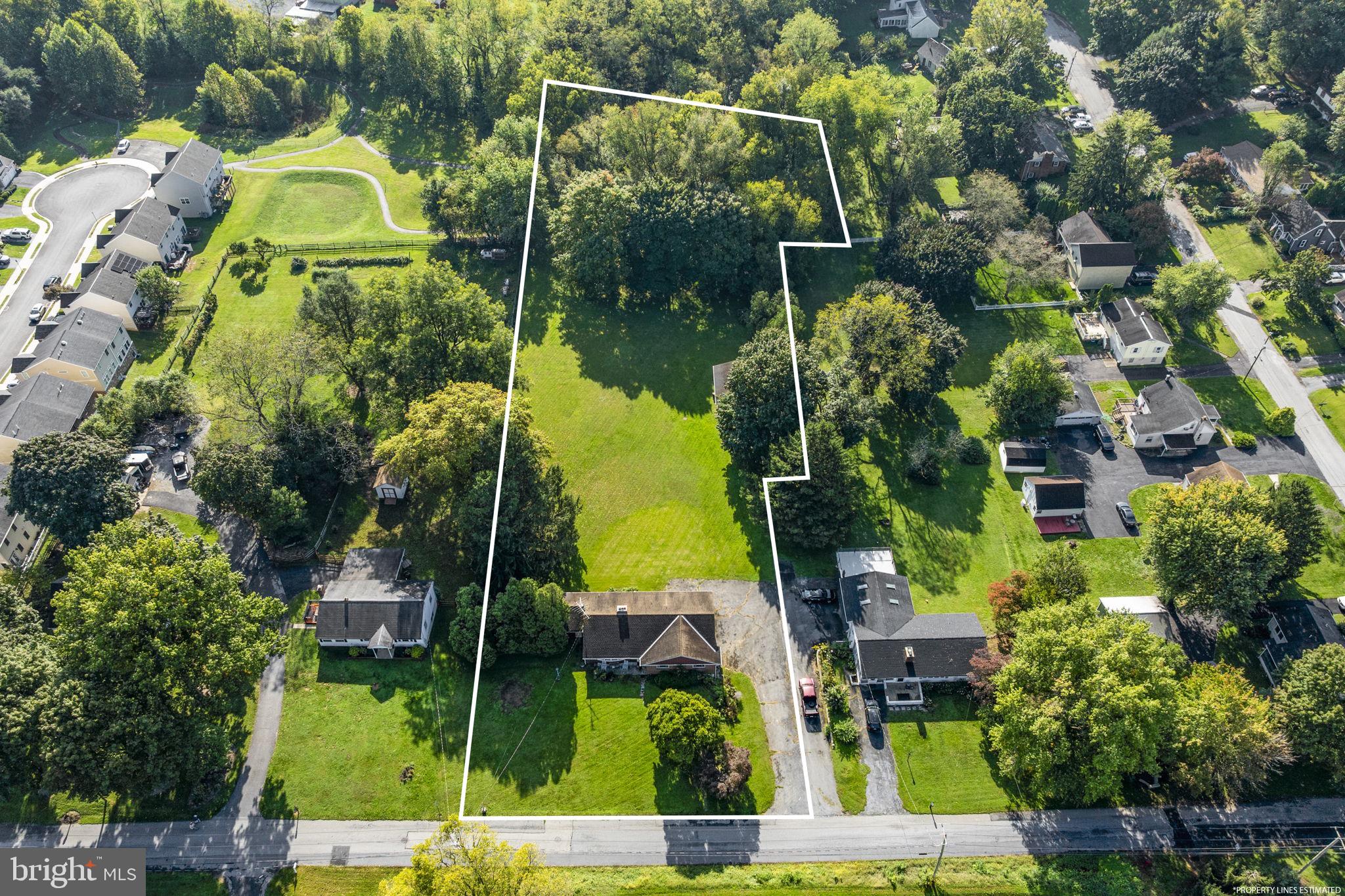 2460 HONEYSUCKLE LANE