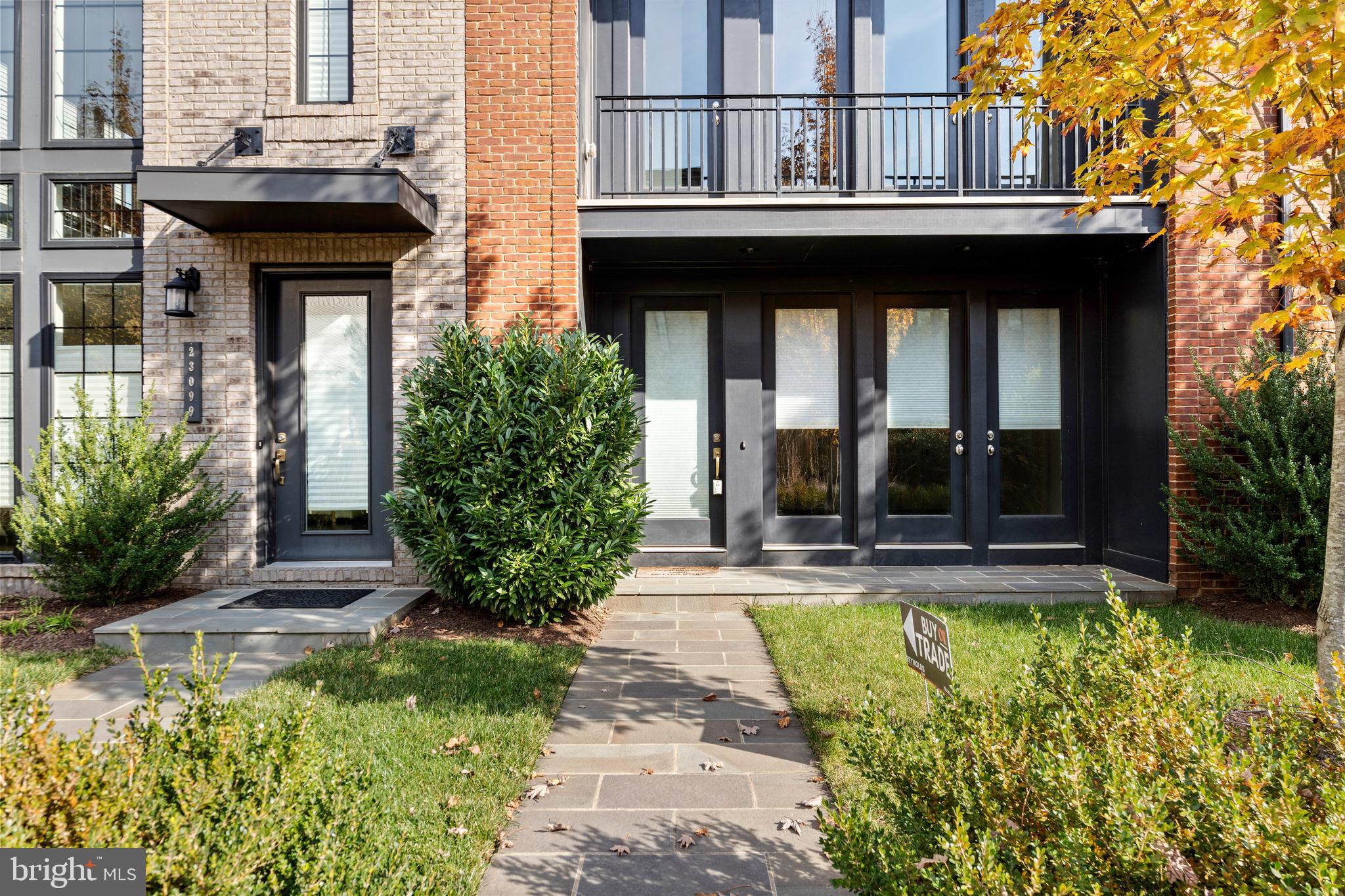 BRAMBLETON TOWN CENTER - Residential