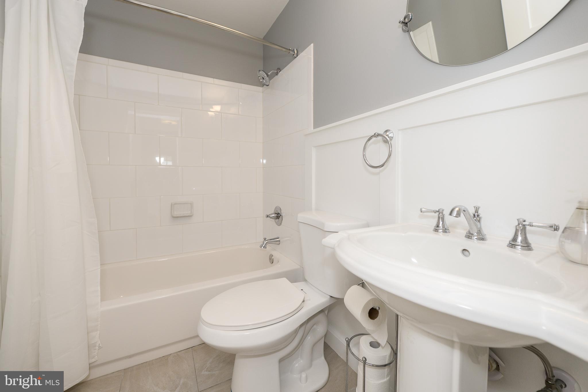 LYON PARK - Residential Lease