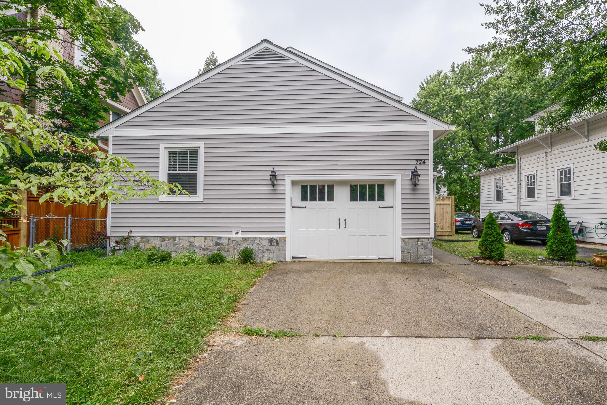 LYON PARK - Residential Lease