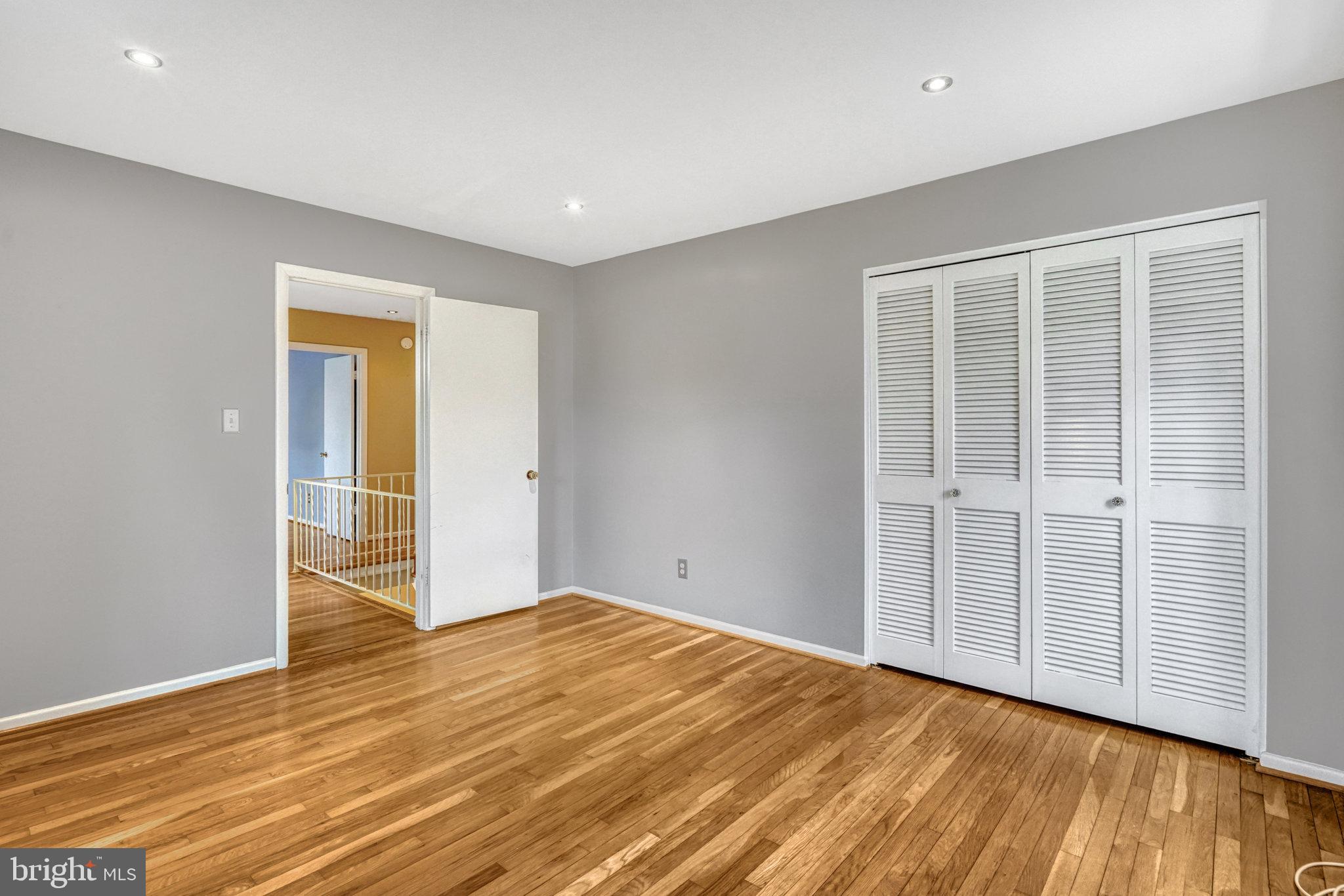 MC LEAN HAMLET - Residential