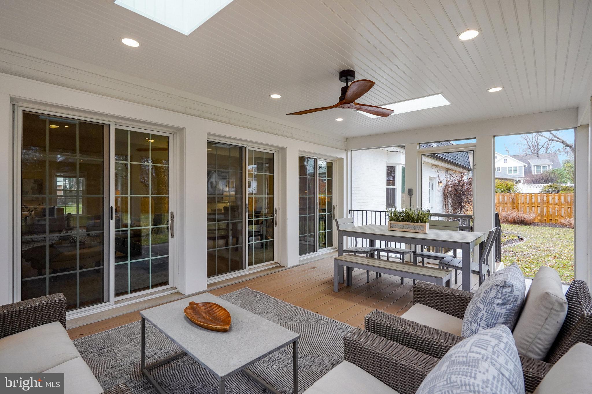 MC LEAN HAMLET - Residential