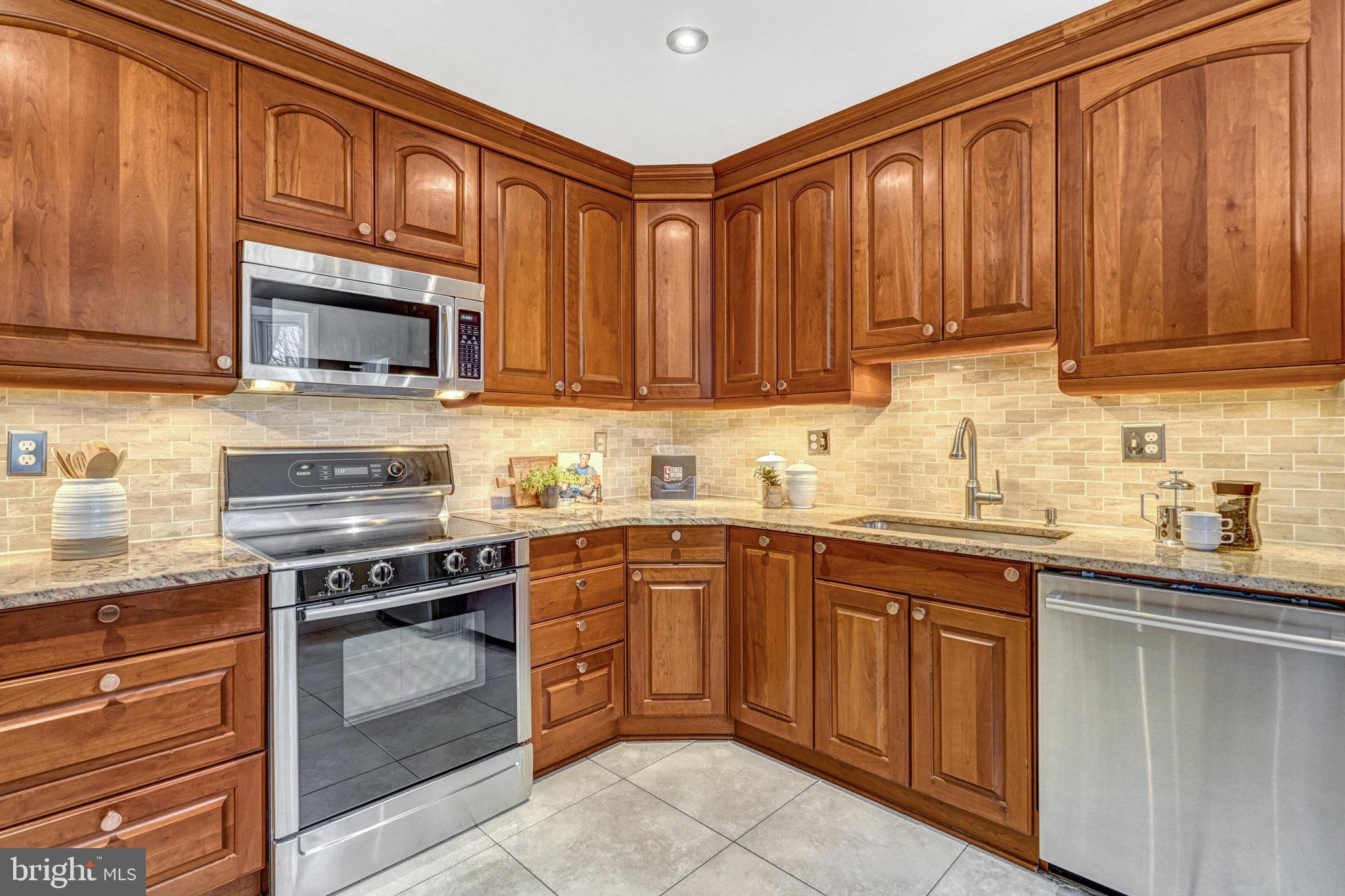 MC LEAN HAMLET - Residential