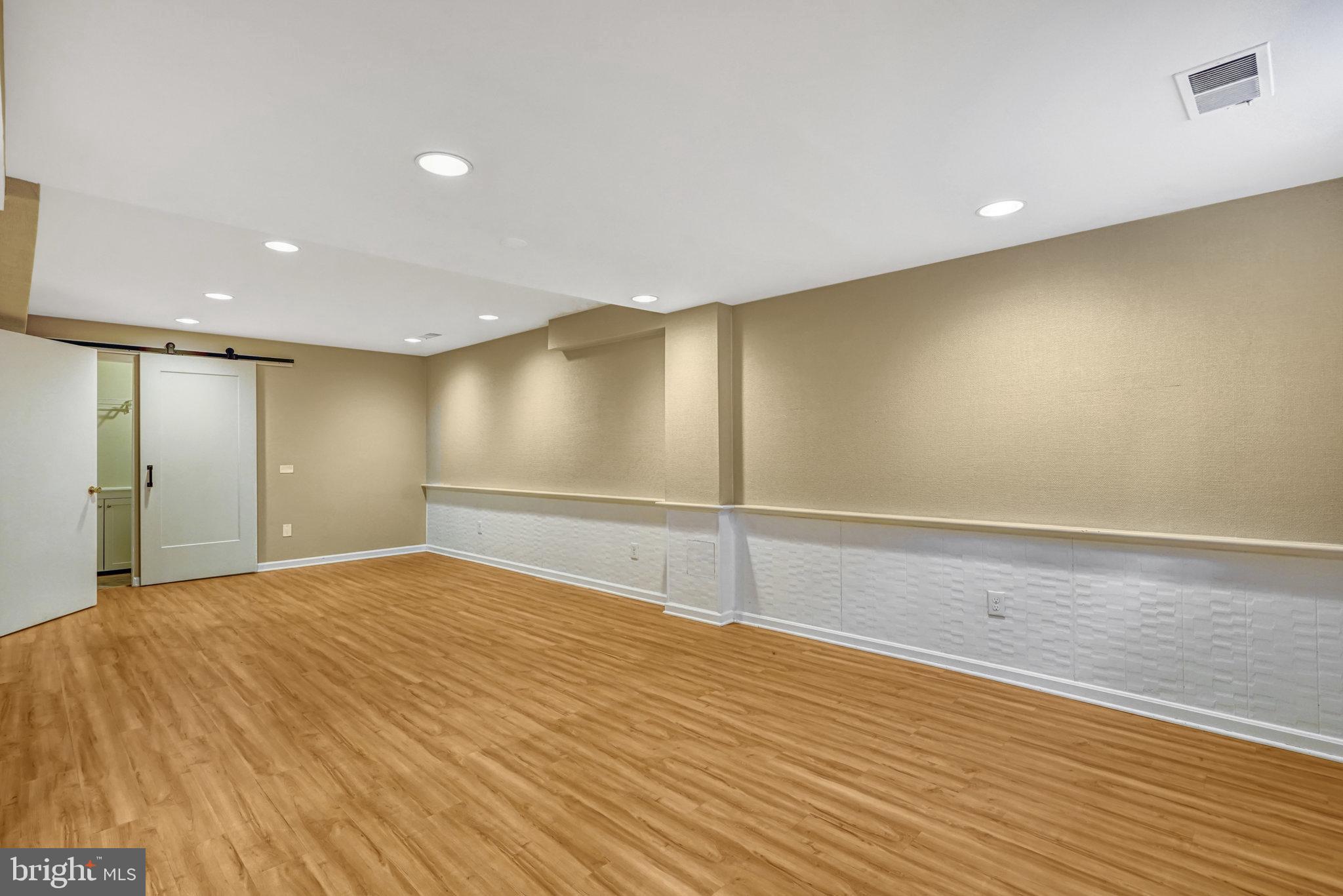 MC LEAN HAMLET - Residential