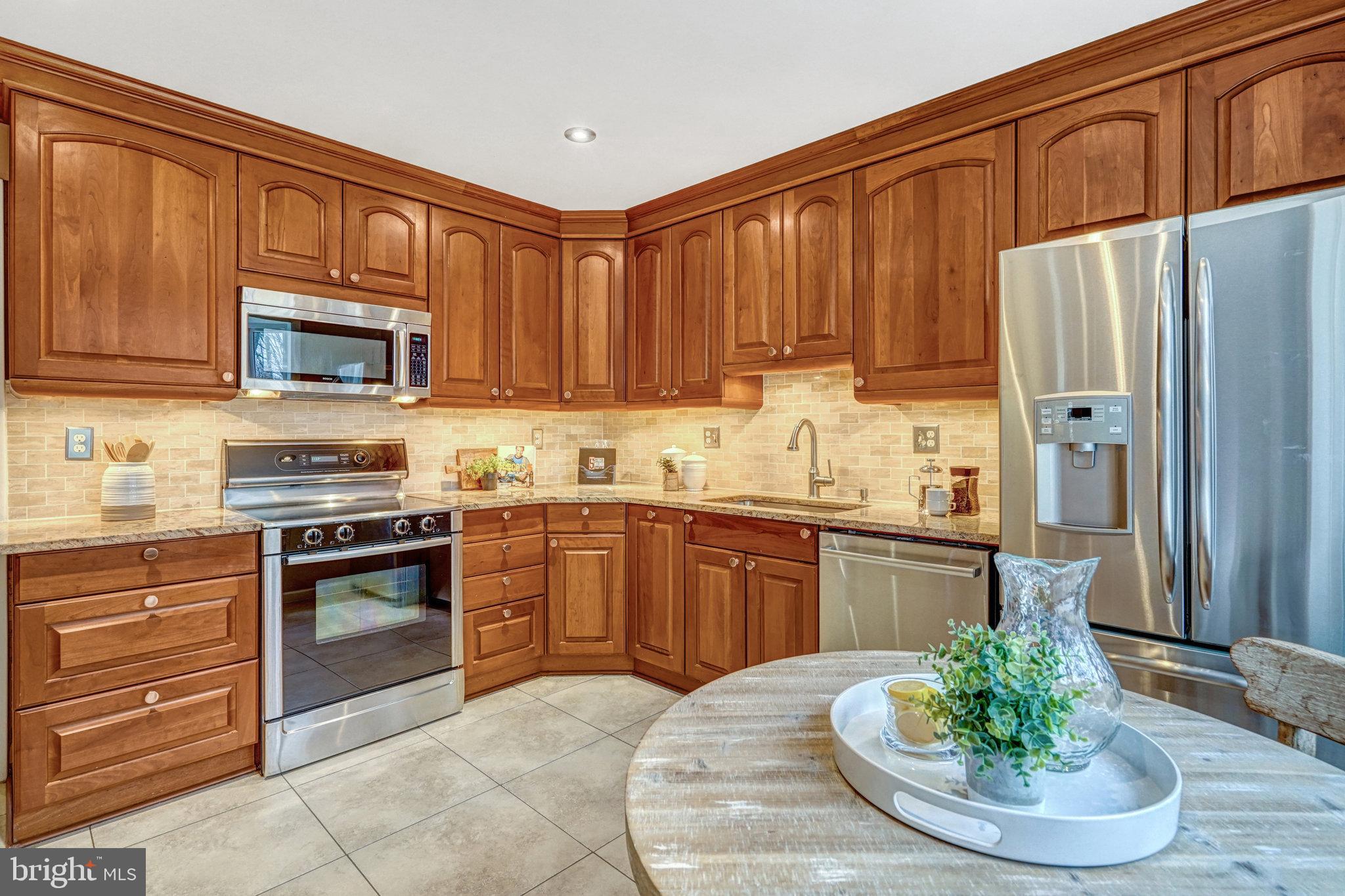 MC LEAN HAMLET - Residential