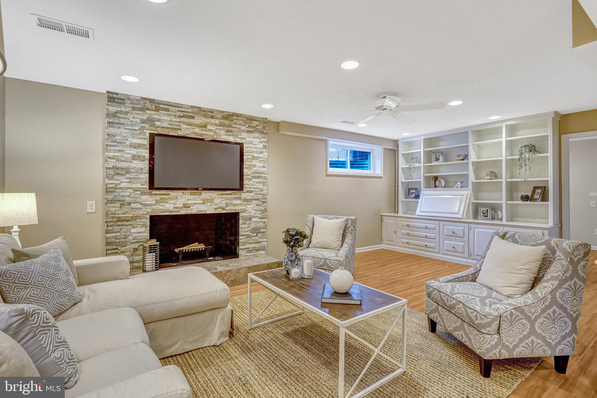 MC LEAN HAMLET - Residential