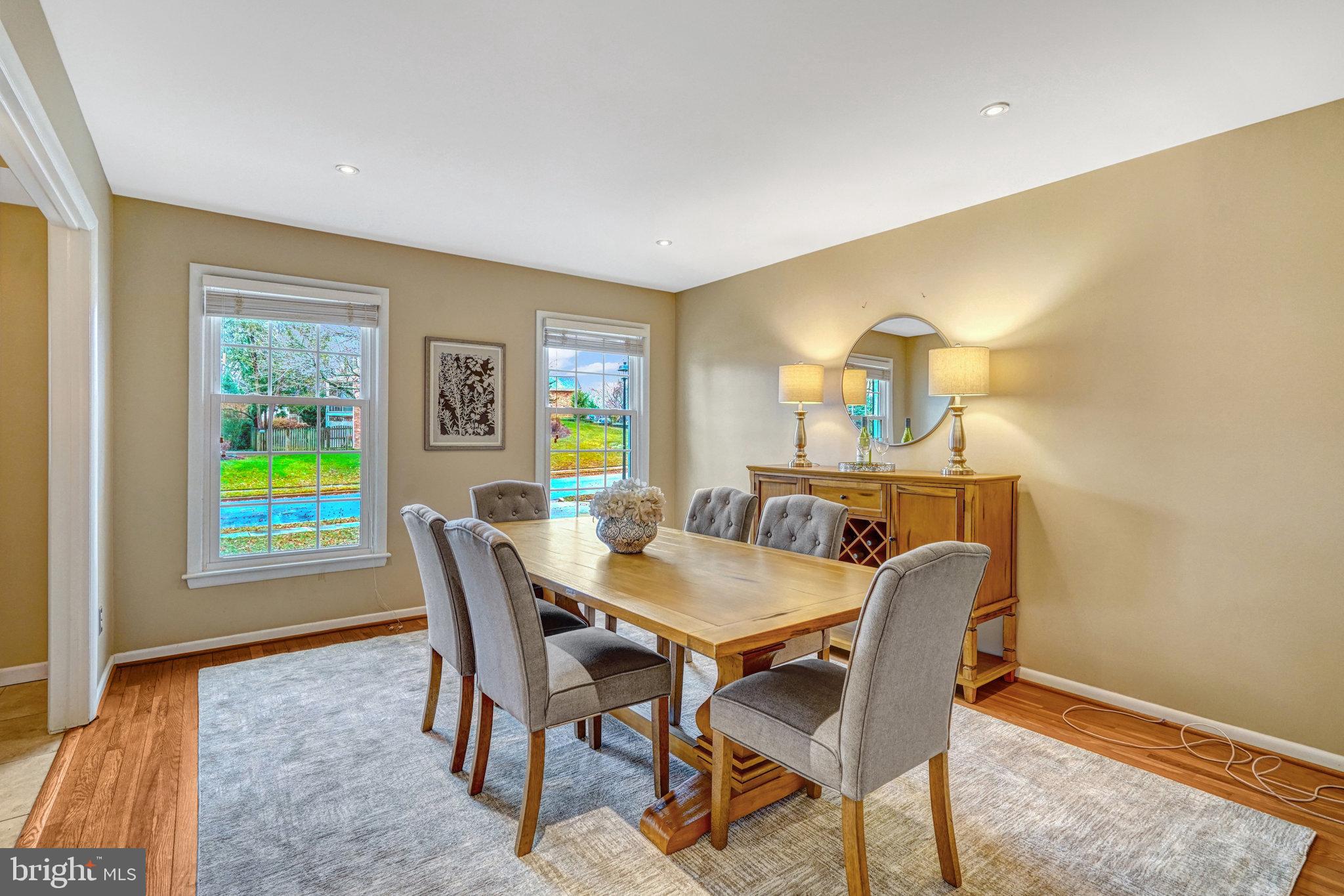 MC LEAN HAMLET - Residential