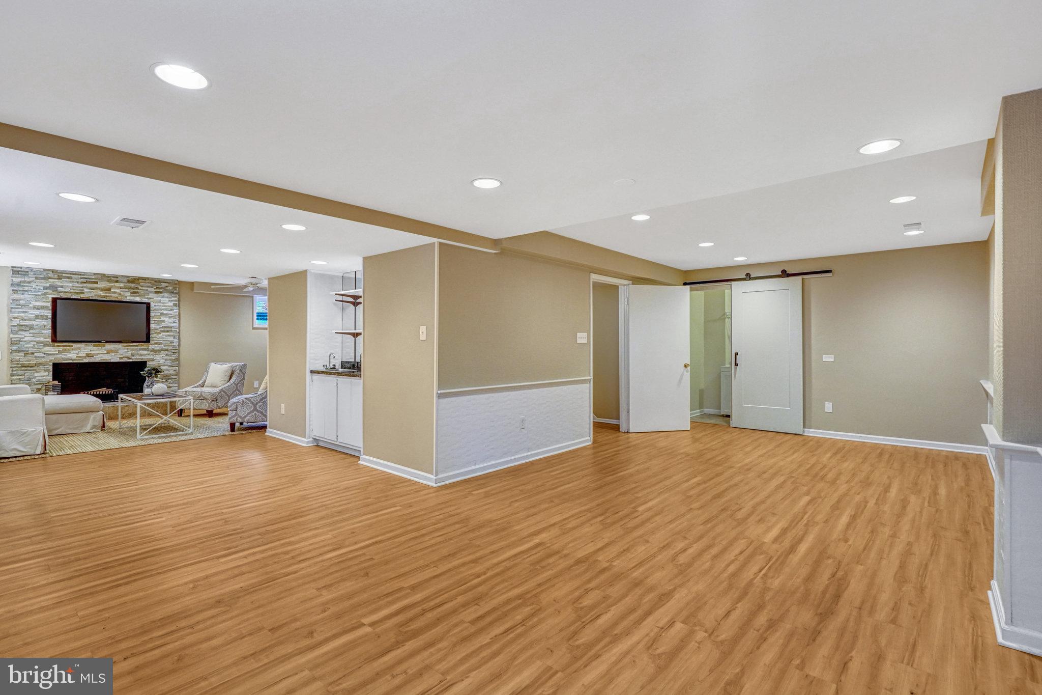 MC LEAN HAMLET - Residential