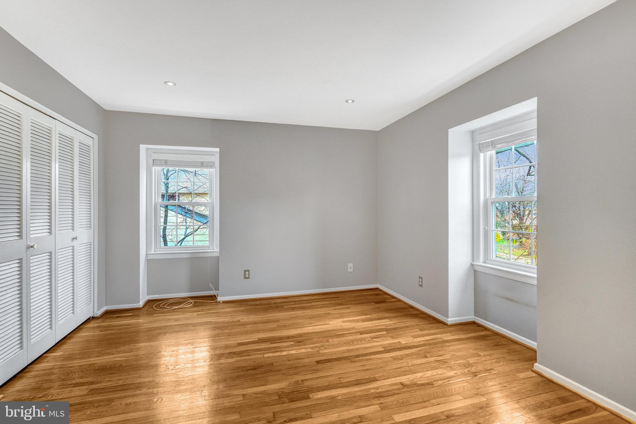 MC LEAN HAMLET - Residential