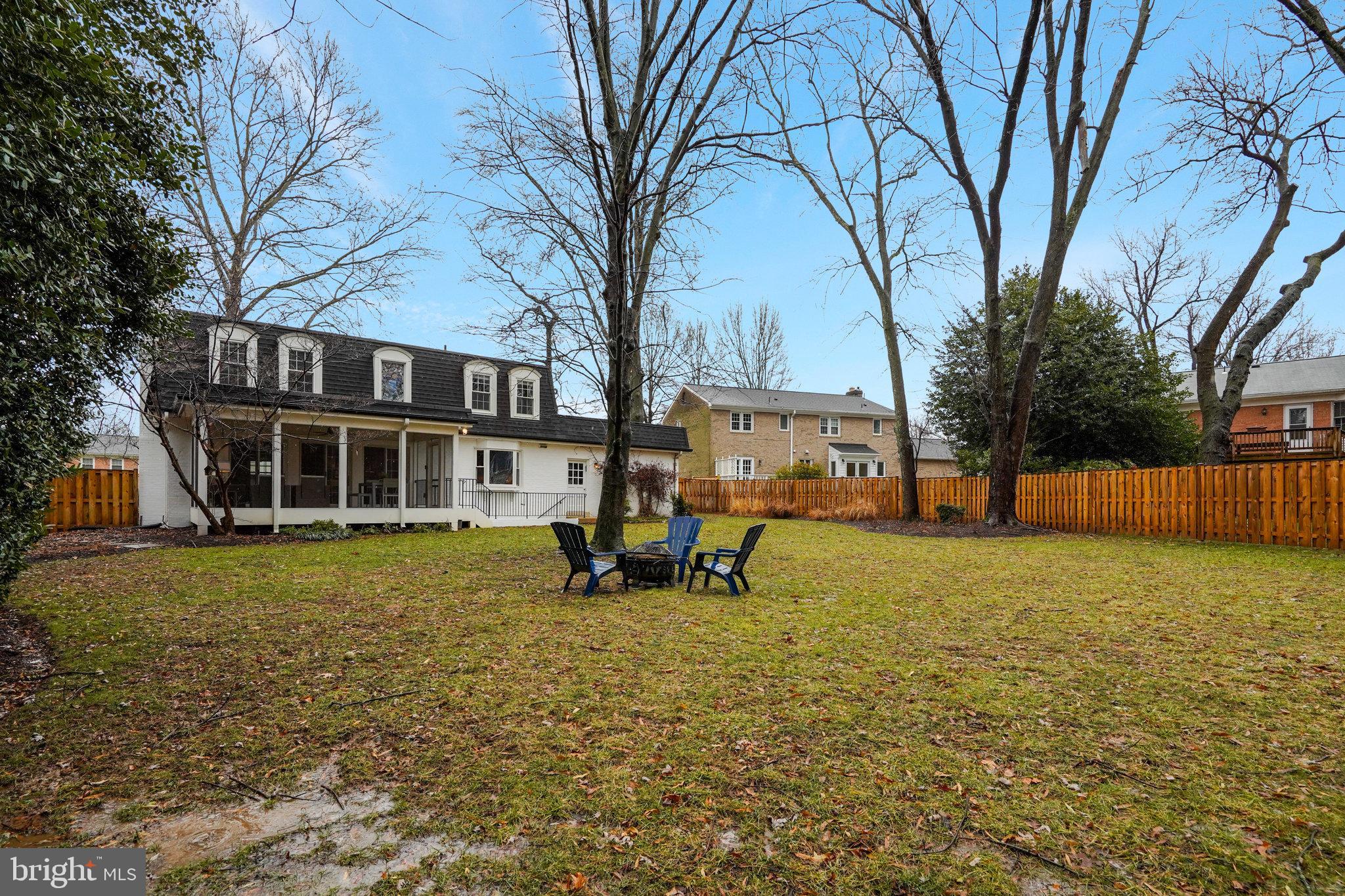 MC LEAN HAMLET - Residential