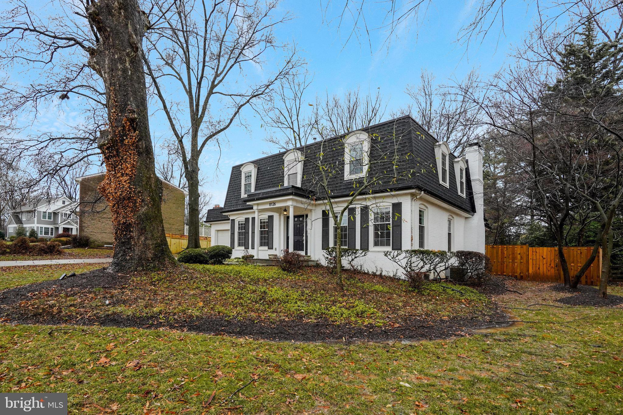 MC LEAN HAMLET - Residential