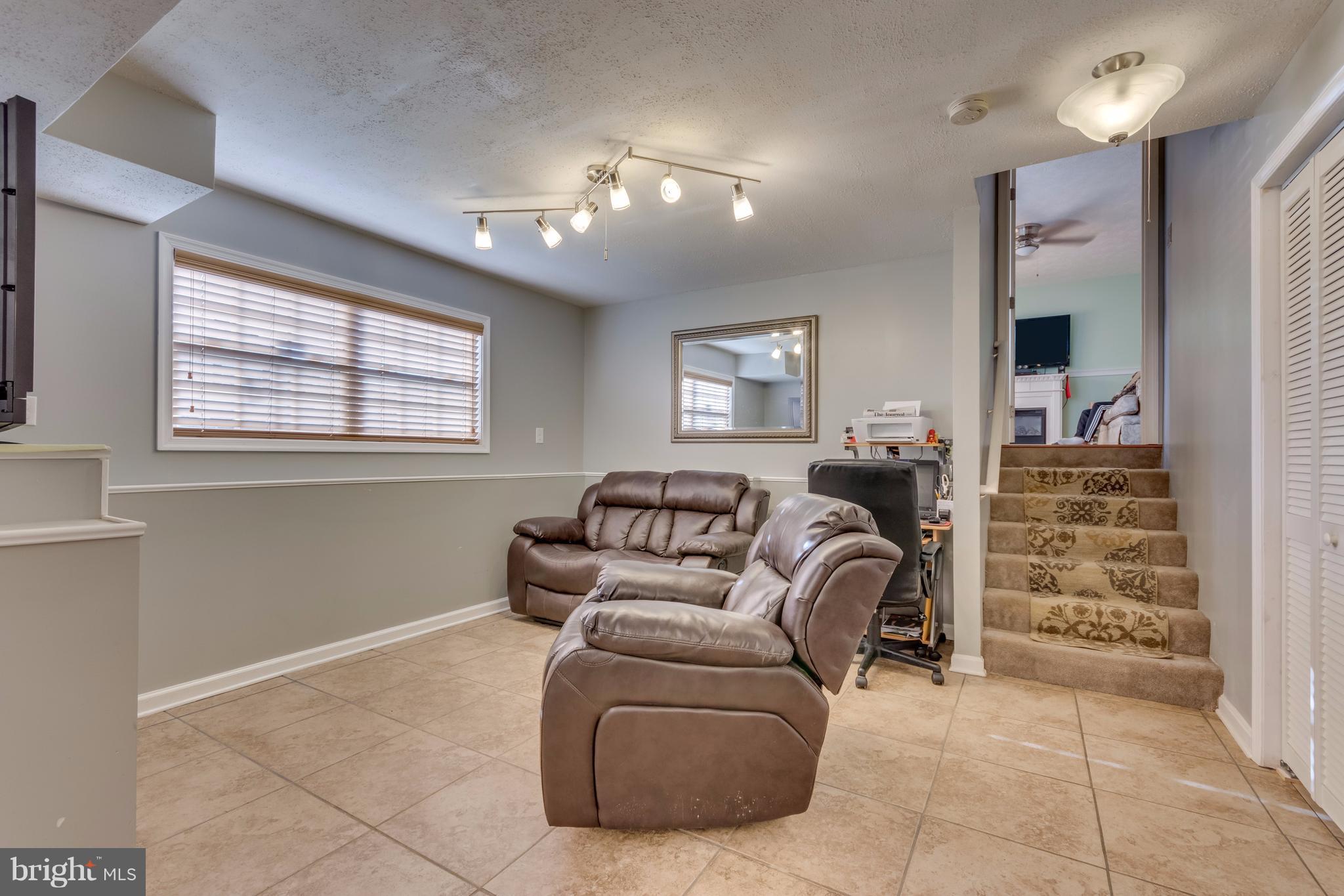 PEBBLE RIDGE - Residential