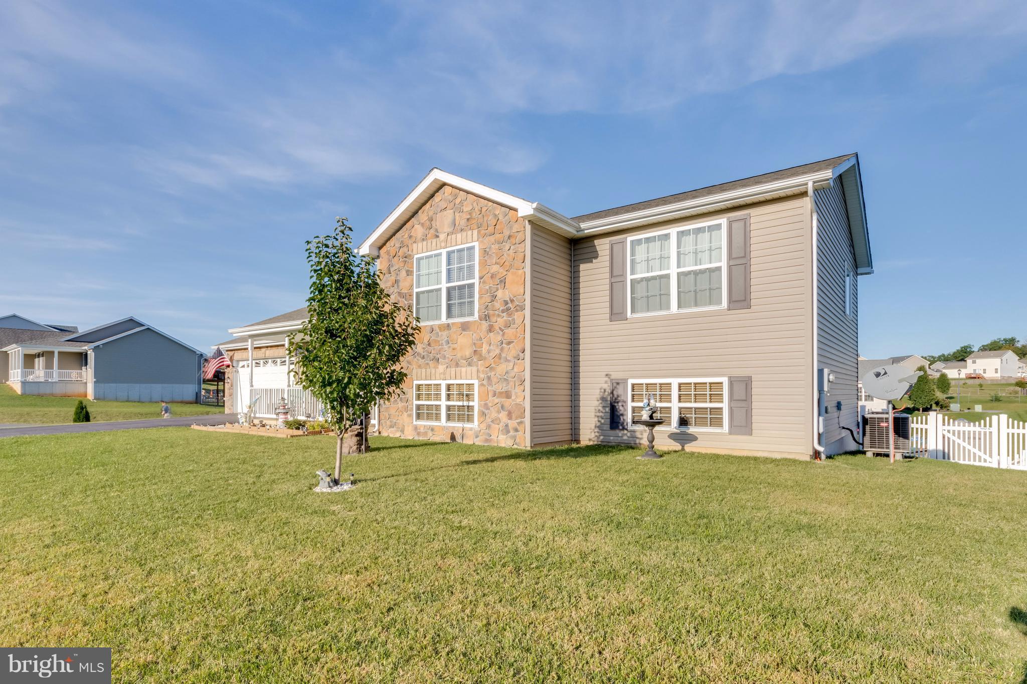 PEBBLE RIDGE - Residential