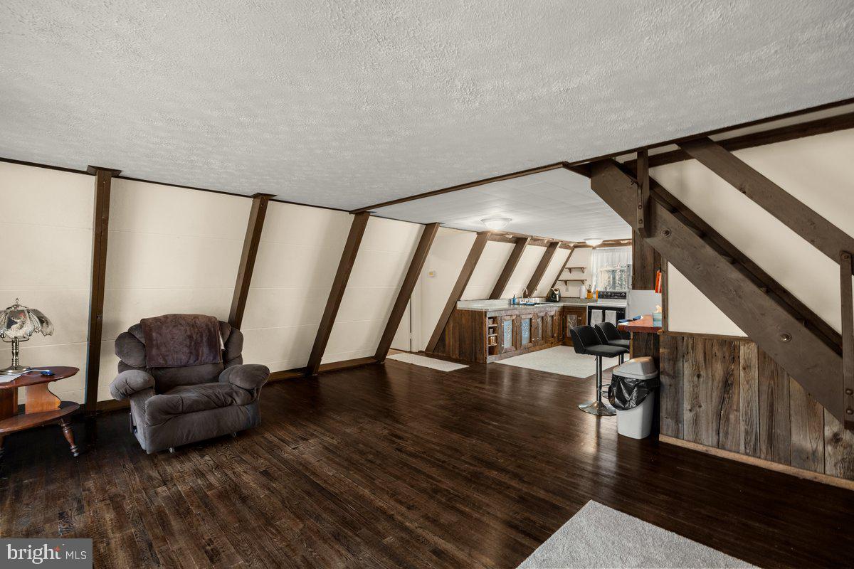 SHAWNEELAND - Residential