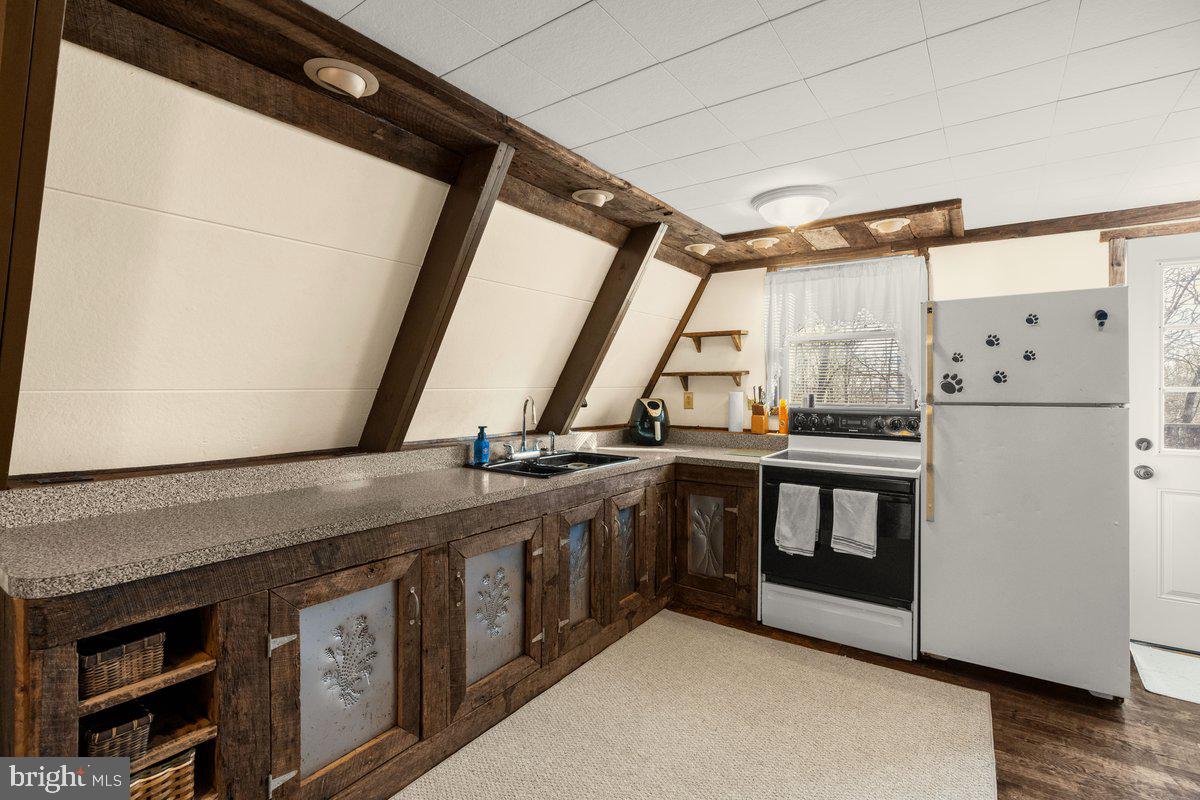 SHAWNEELAND - Residential