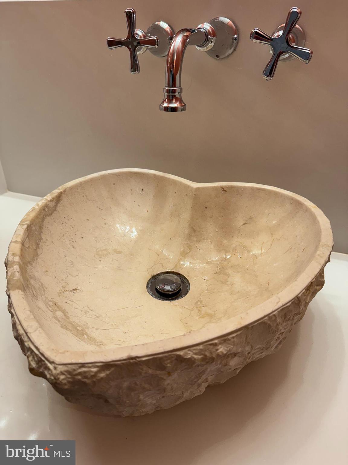 GATES OF MCLEAN - Residential