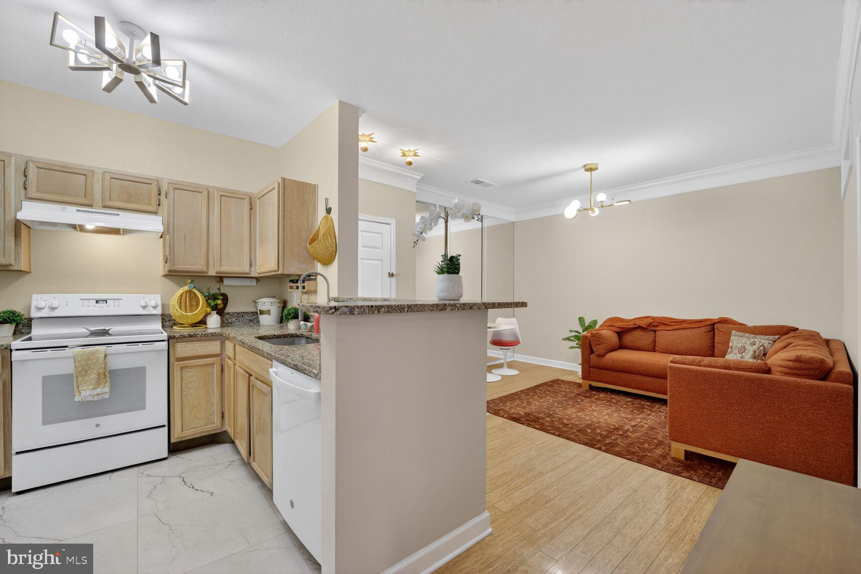 GATES OF MCLEAN - Residential