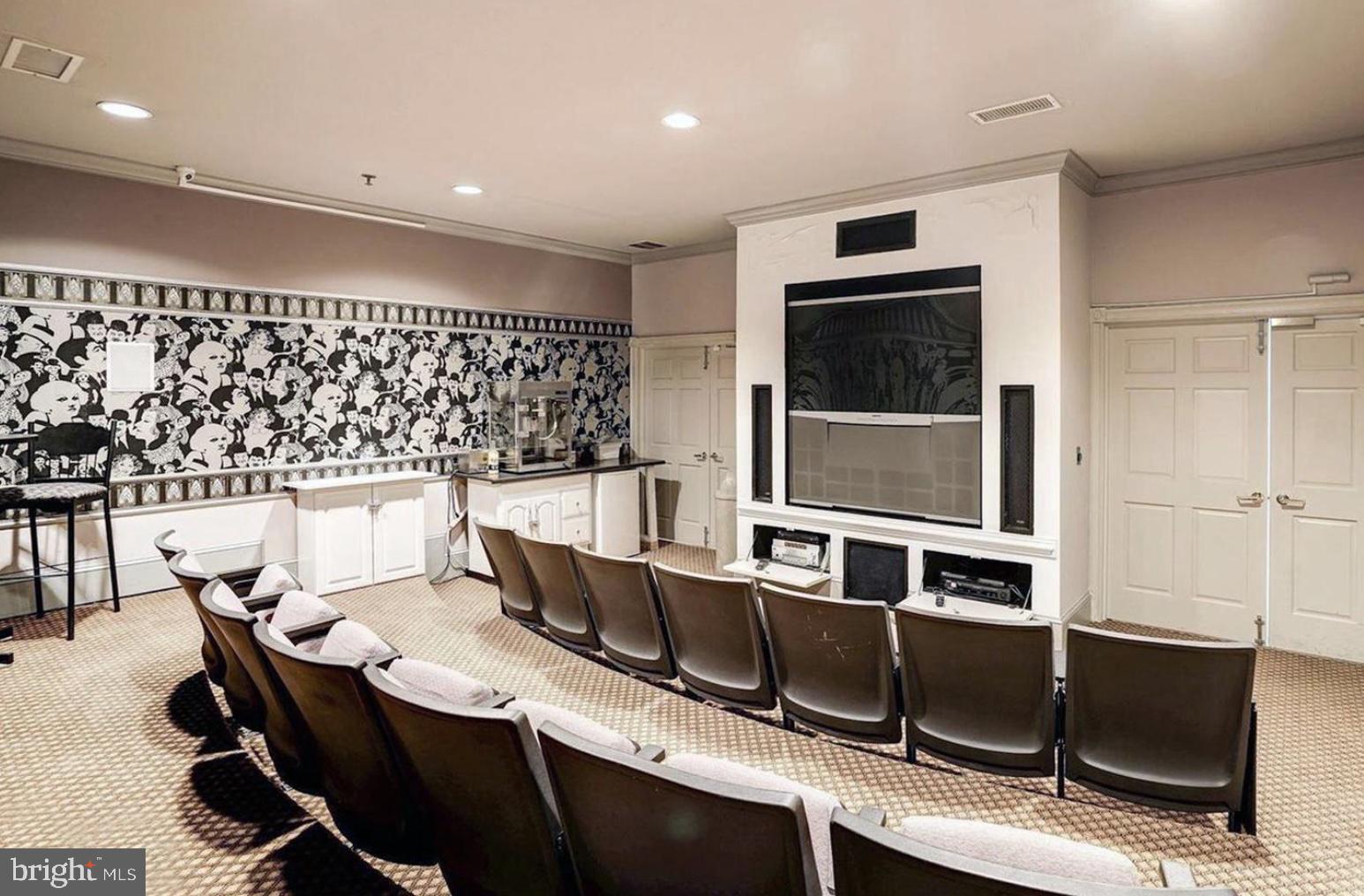 GATES OF MCLEAN - Residential