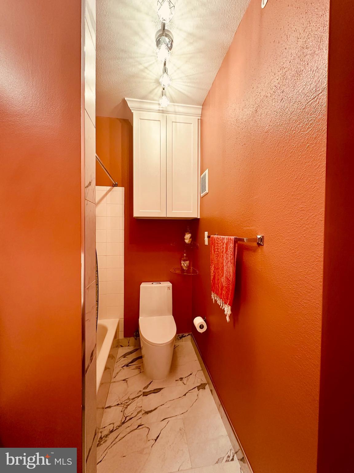 GATES OF MCLEAN - Residential