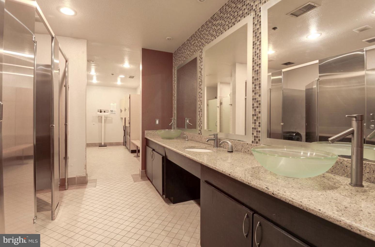 GATES OF MCLEAN - Residential