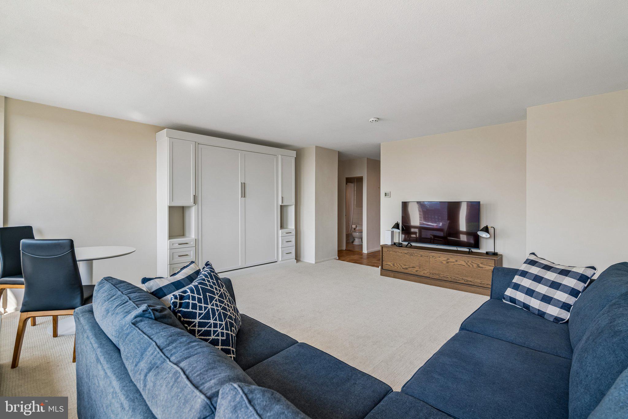 210 LOCUST STREET 9EW