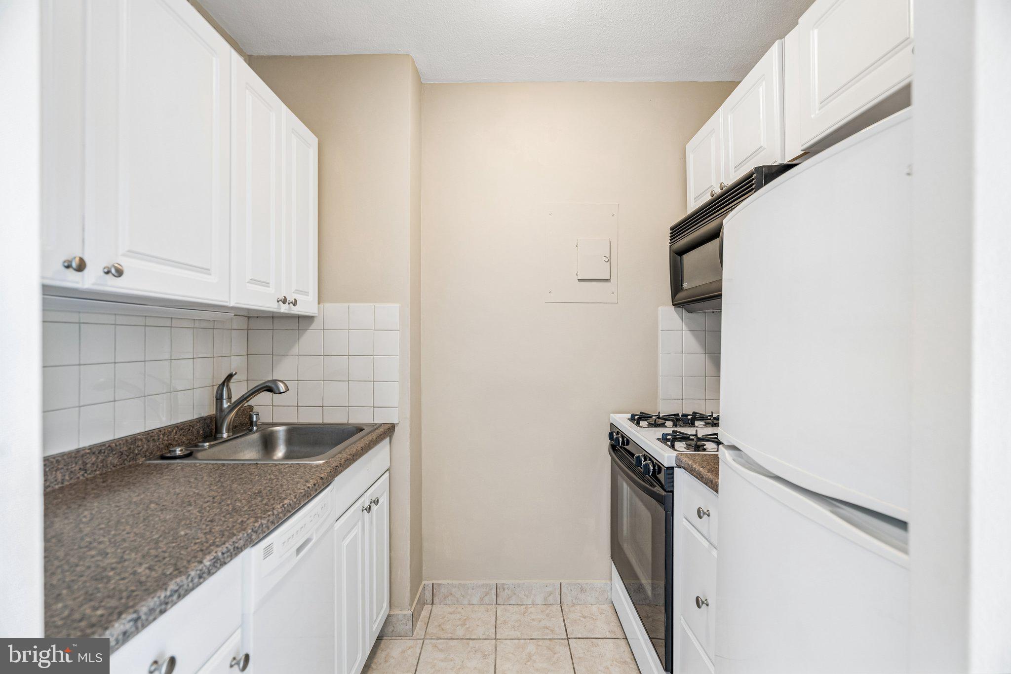210 LOCUST STREET 9EW