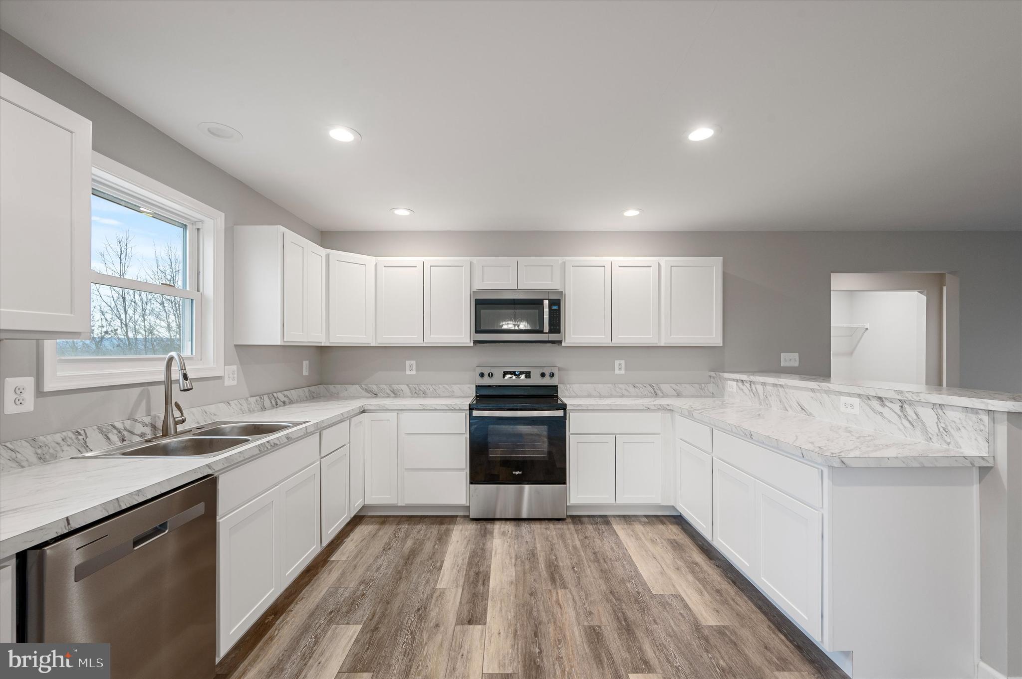 MOHR'S LANDING - Residential