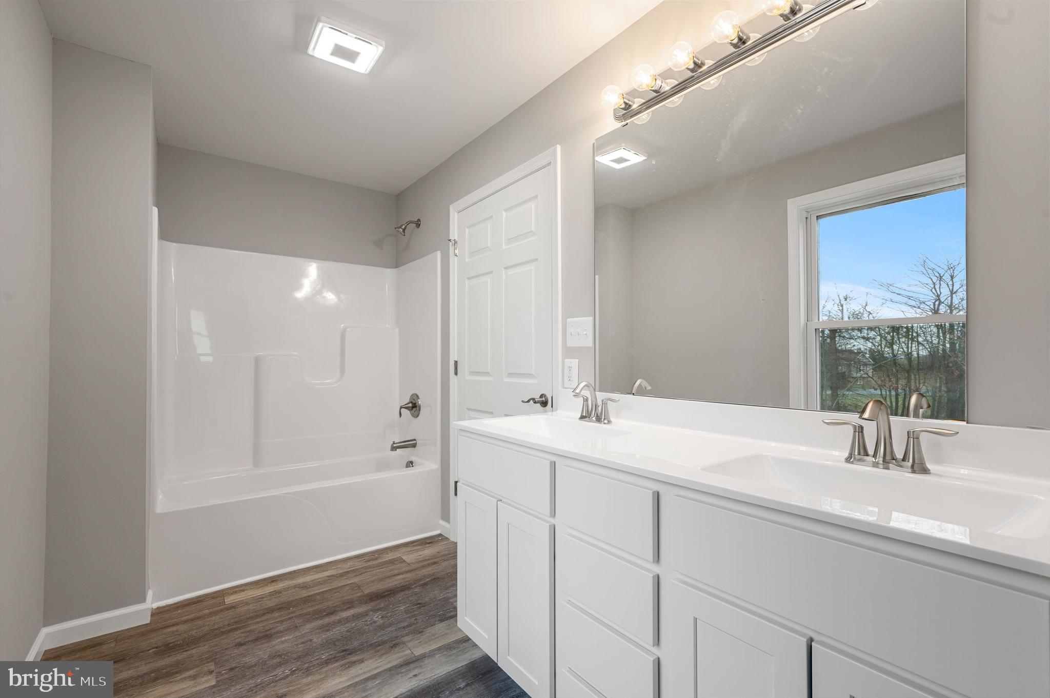 MOHR'S LANDING - Residential