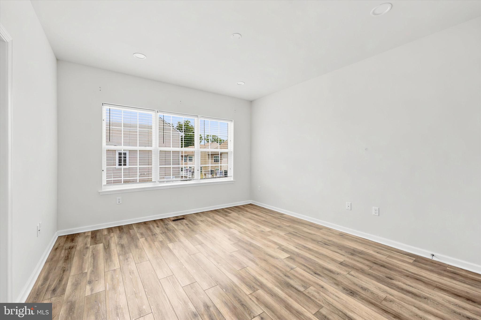 KENNETT POINTE - Residential