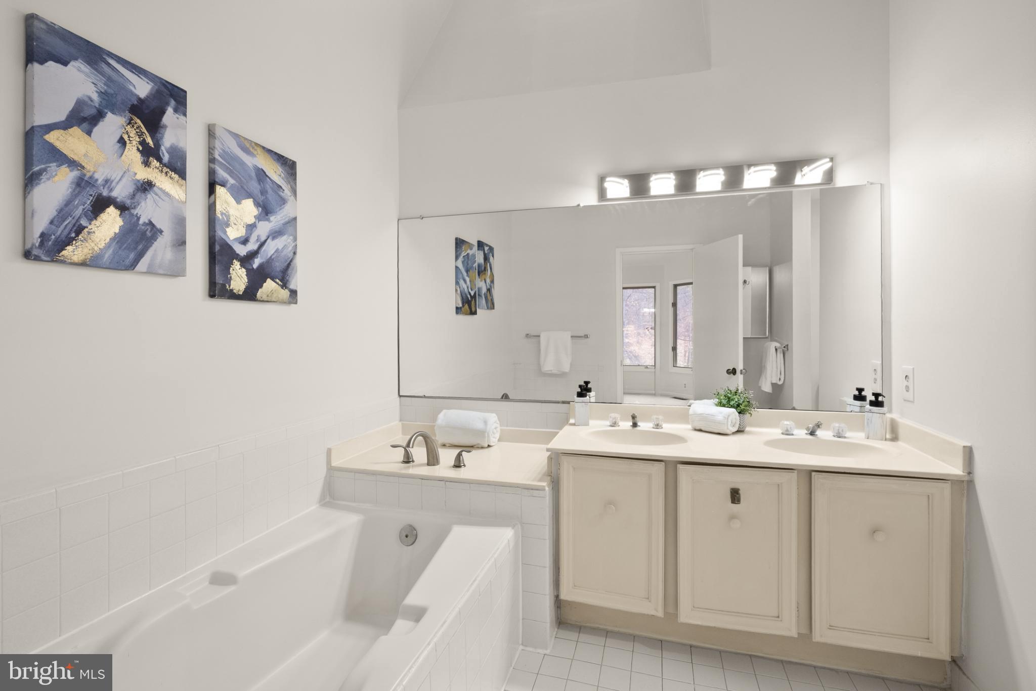 FAWSETT FARMS MANOR - Residential